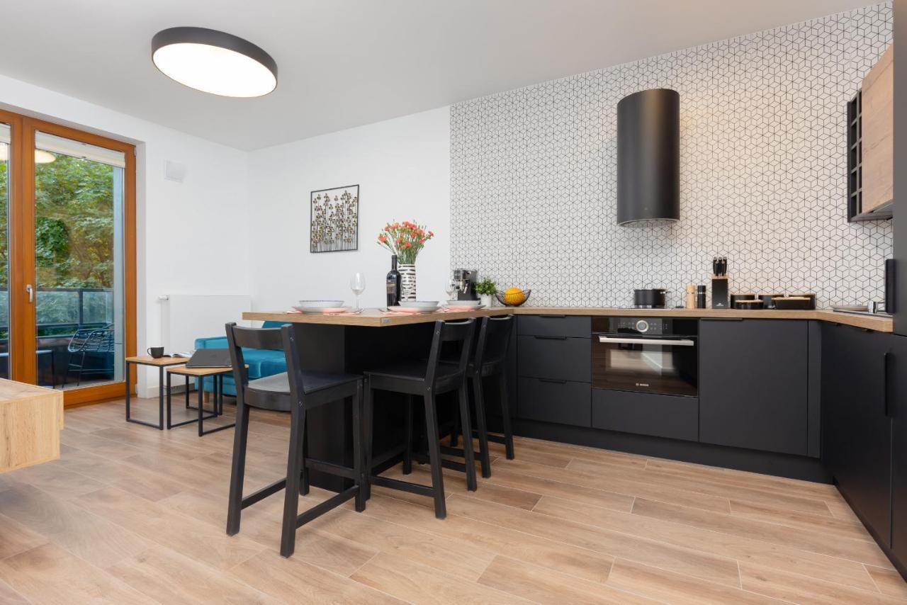 Srodmiescie Warsaw Muranow Apartments With Parking By Noclegi Renters Exterior photo